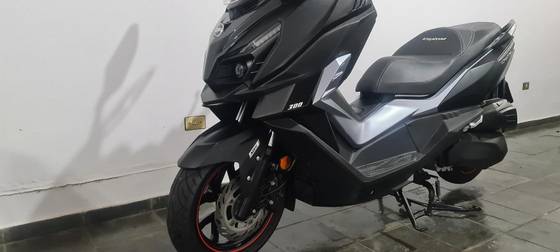 DAFRA CRUISYM 300 